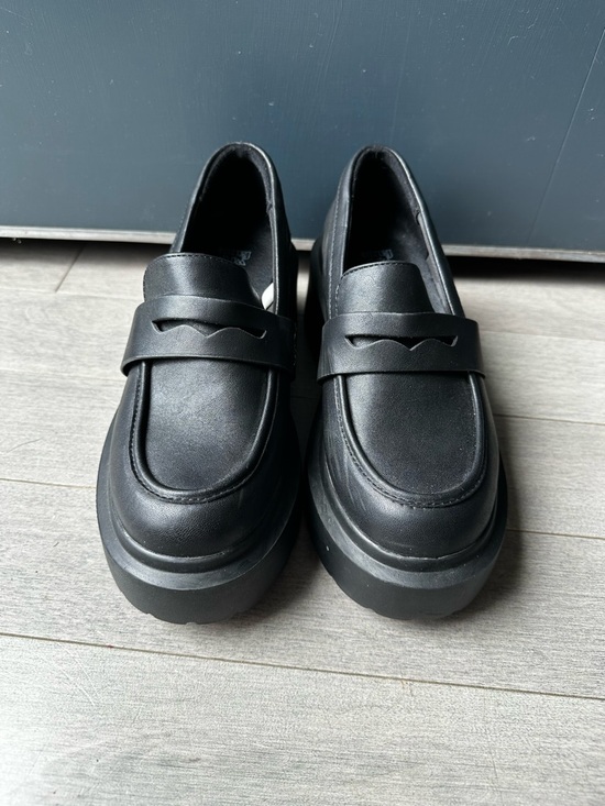Shoes - Women’s Black Wild Fable Faux Leather Platform Loafers Flats Lightly Used Size 6
